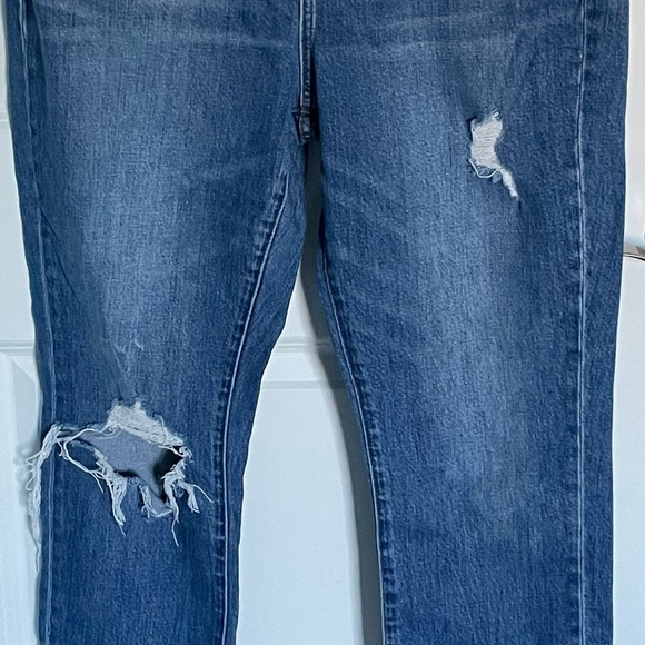 Madewell The High-Rise Slim Boyjean in Lita Wash: Step-Hem Edition 29929 - Picture 6 of 16